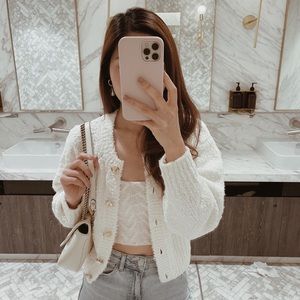 Meet your Posher, Chloe